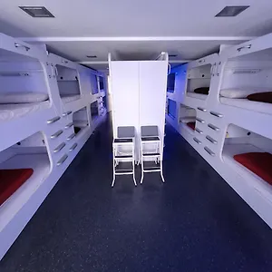 ホステル オステル カーサ イバッローラ 